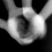 Jeux de mains, série danse de mains, dessiner une sphère 01